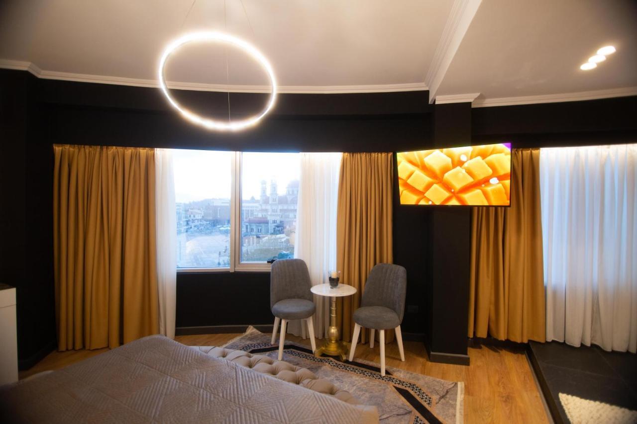 Sky View Hotel 科尔察 外观 照片