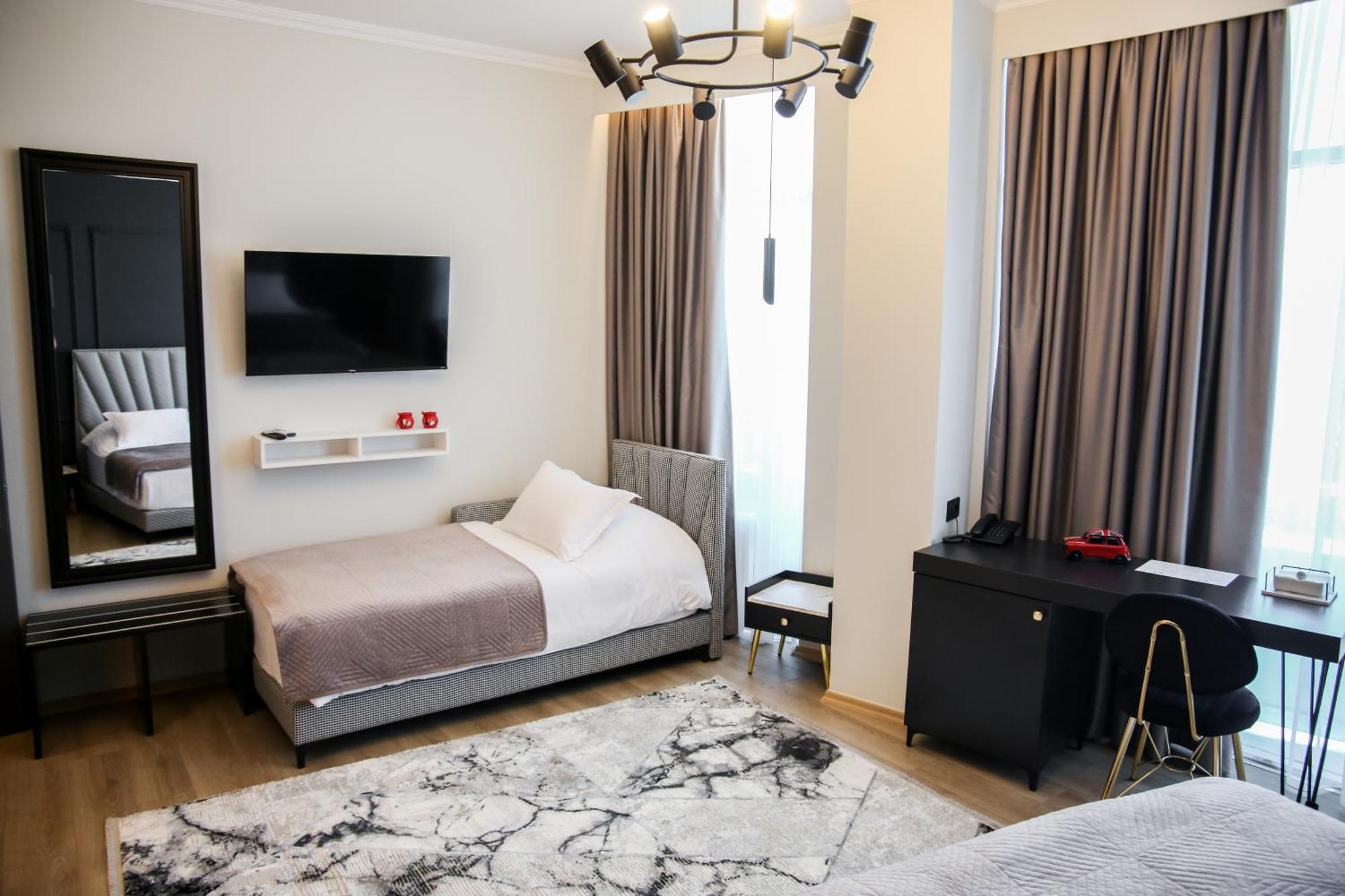 Sky View Hotel 科尔察 外观 照片